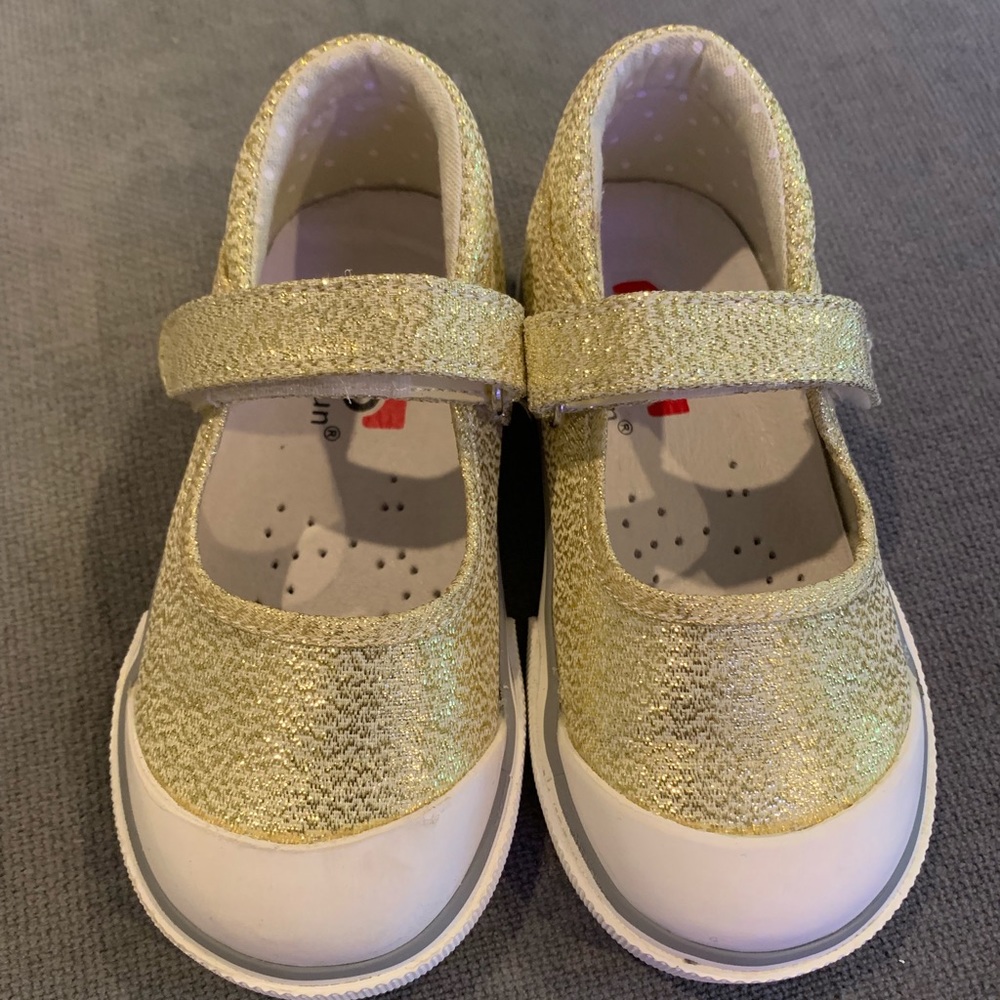 See Kai Run 7 gold Sparkle Mary Jane Shoes